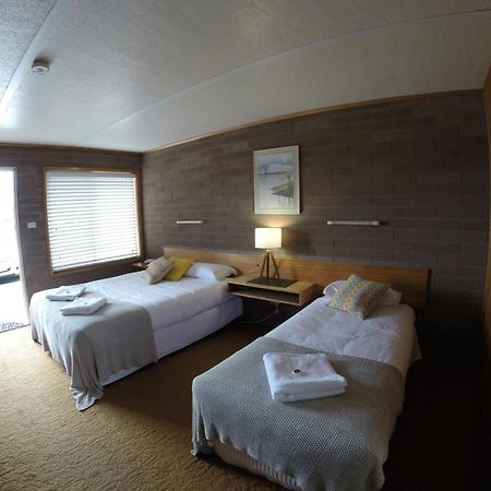 Simpson Hotel Motel ภายนอก รูปภาพ