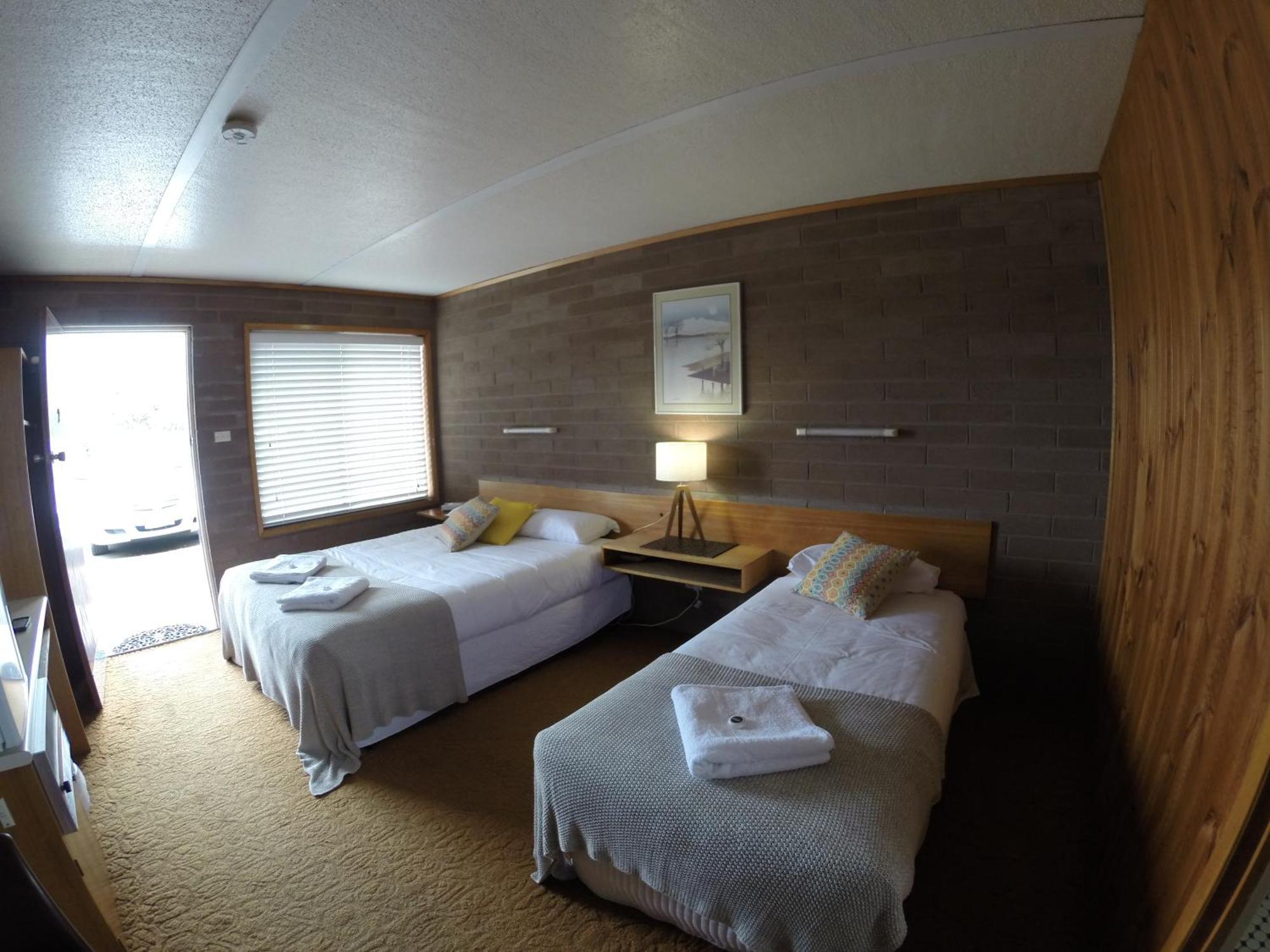 Simpson Hotel Motel ภายนอก รูปภาพ