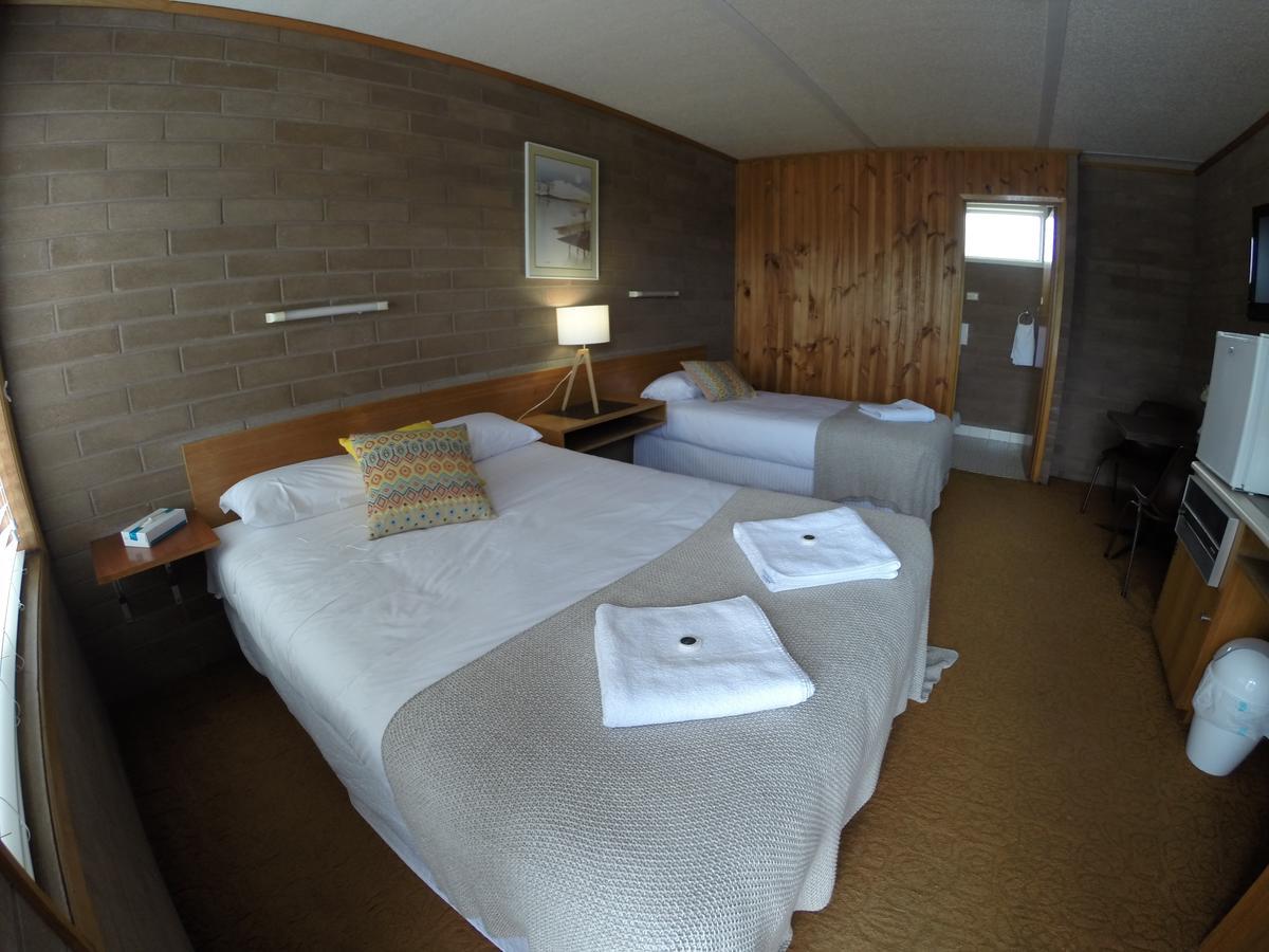 Simpson Hotel Motel ภายนอก รูปภาพ